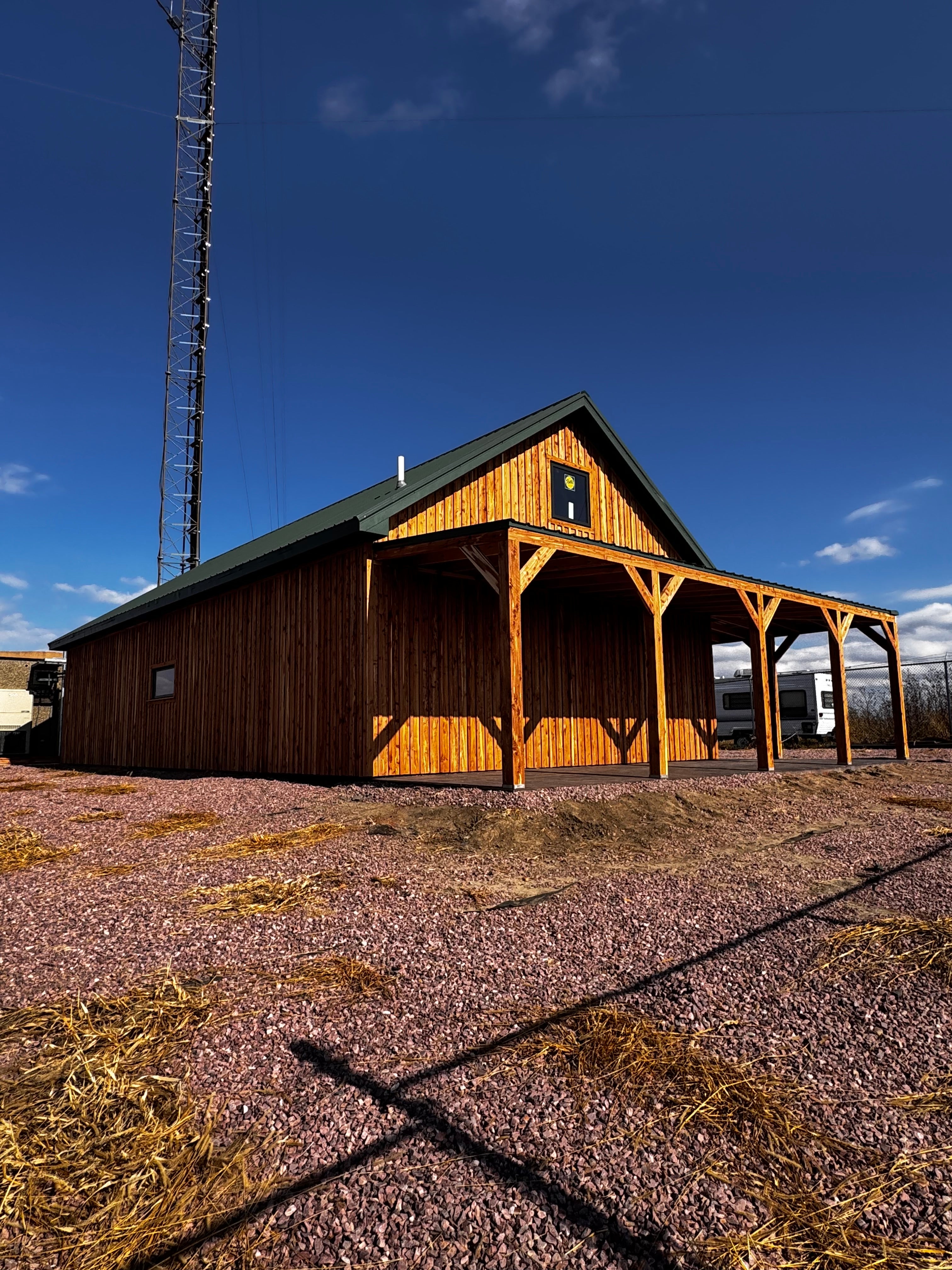 Cedar Cabin blue sky 3/4”x6”x8’ Cedar Lumber C.R. SPENCE & CO. Nebraska Eastern Red Cedar 6”x6”x8’
